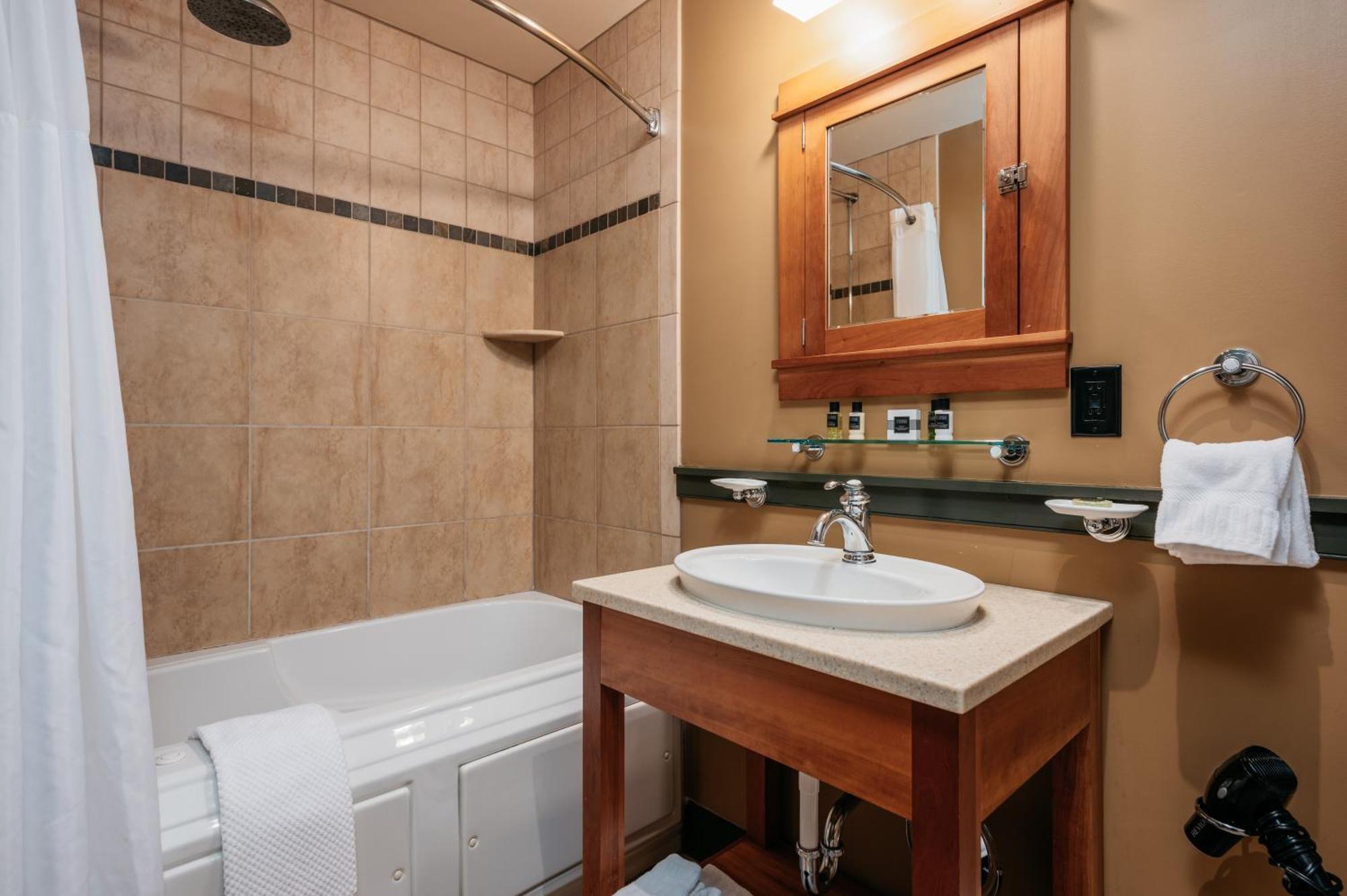 Tamarack Lodge Traverse City Rom bilde