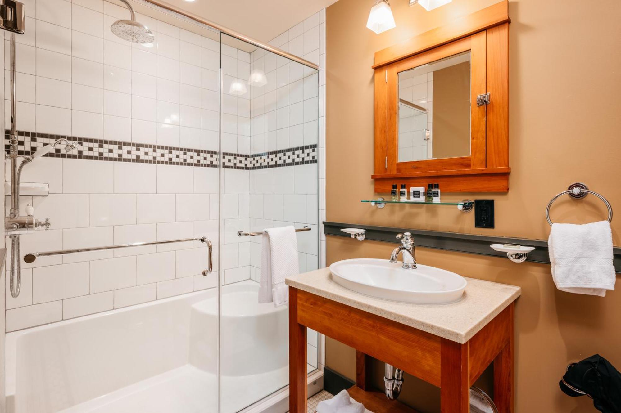 Tamarack Lodge Traverse City Rom bilde